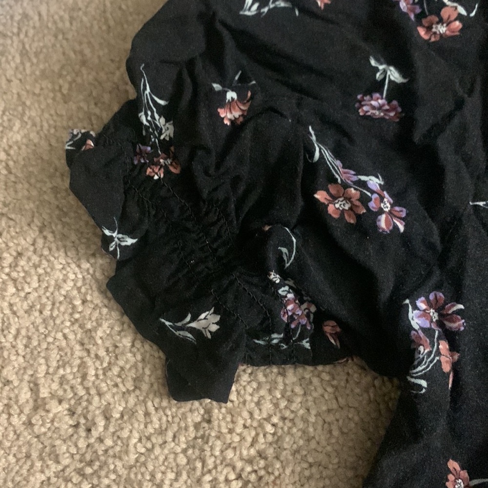 Mimi Chica Blouse, Size M *4 for $20* - Picture 4 of 4
